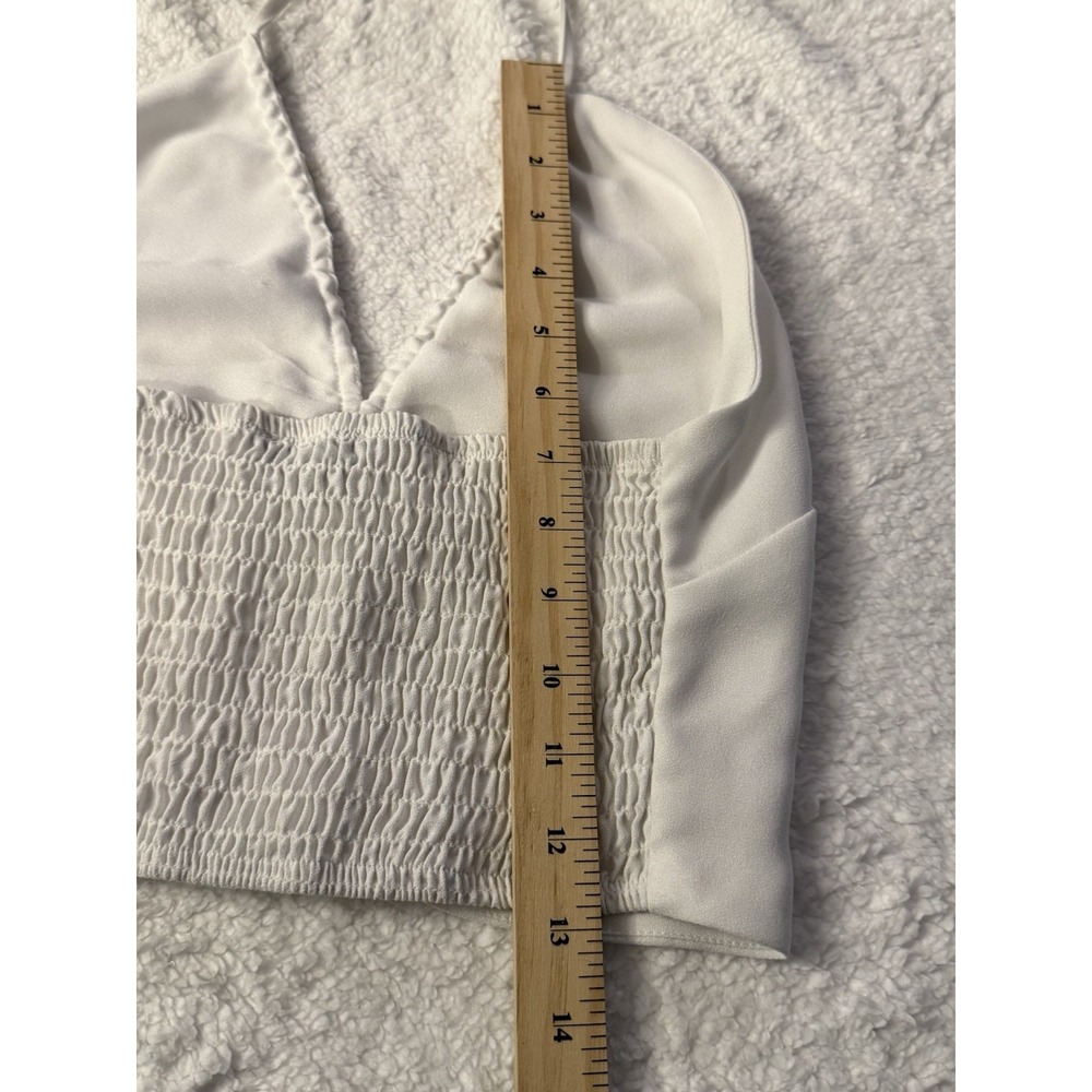 Kendall & Kylie White Halter Neck Crop Top Wm‎ S 70s Smocked Back Bachelorette - Picture 4 of 5